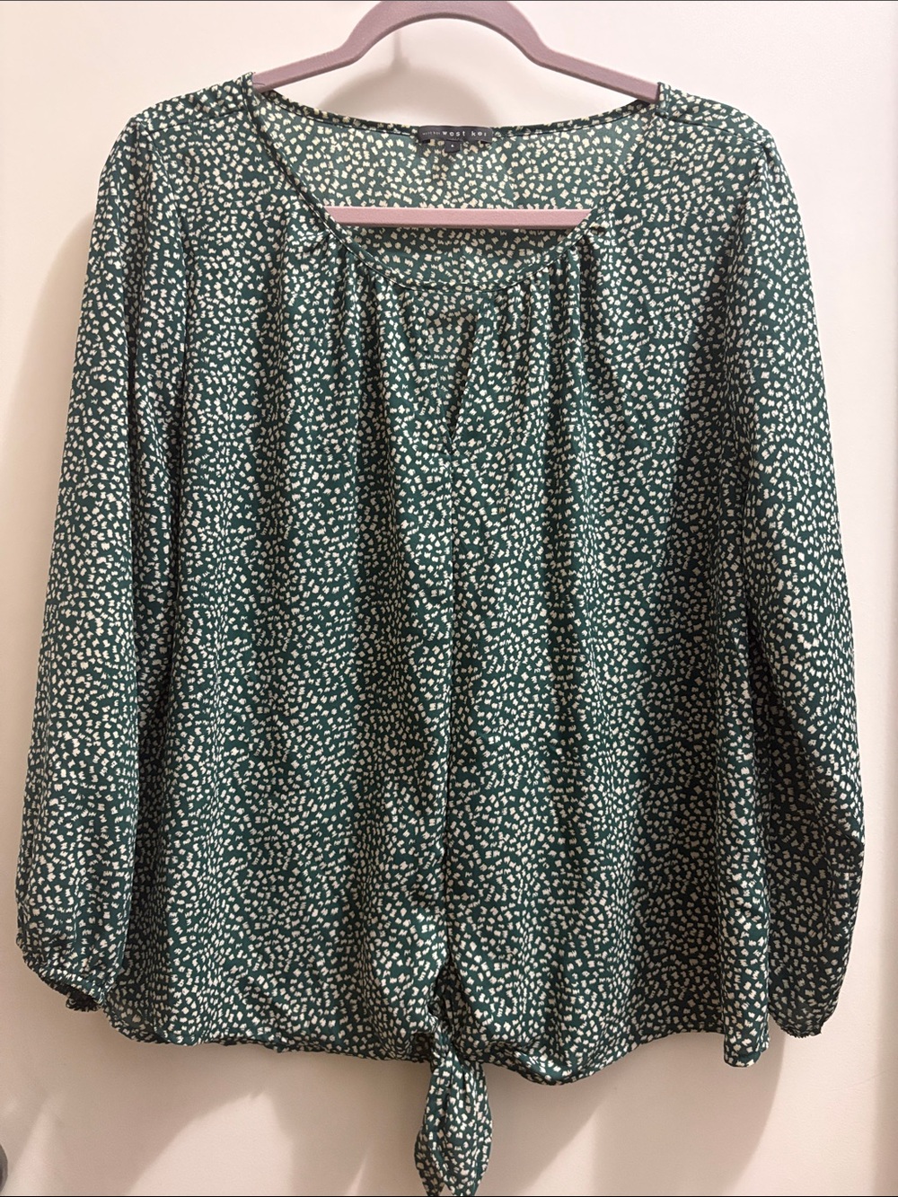 Women's Green Printed Long-Sleeve Tie-Hem Blouse